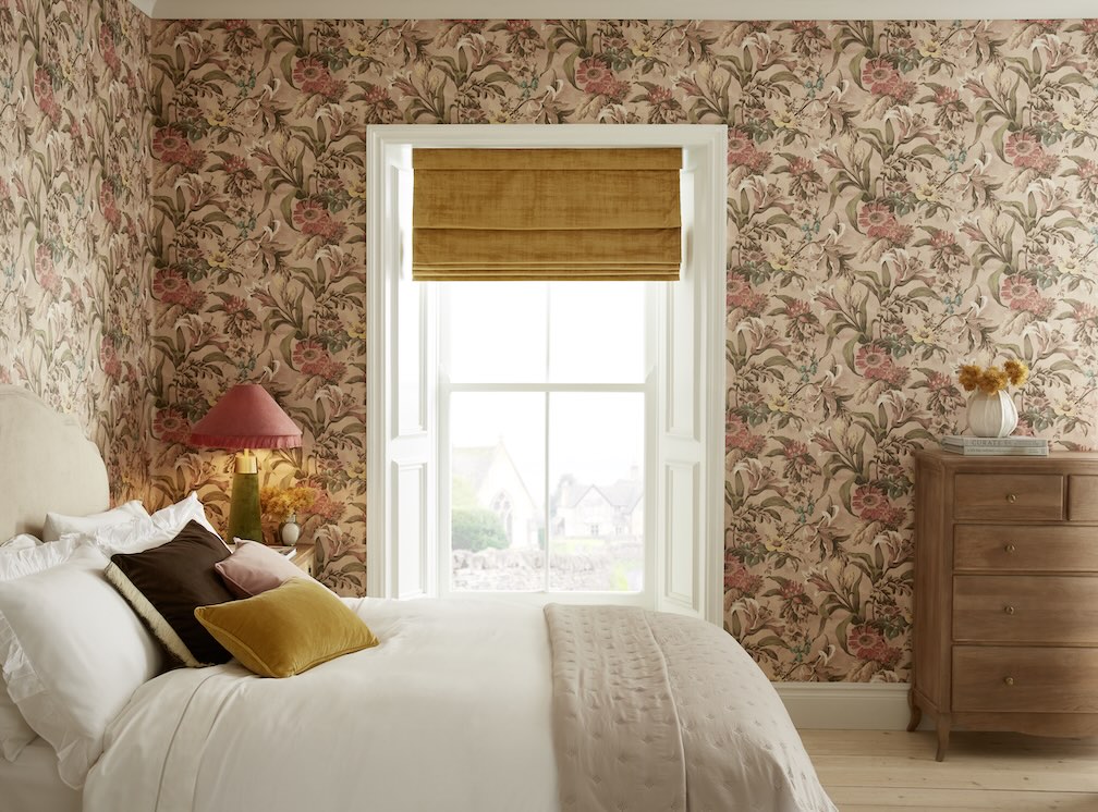 Graham & Brown Lys Whispering Rose Wallpaper