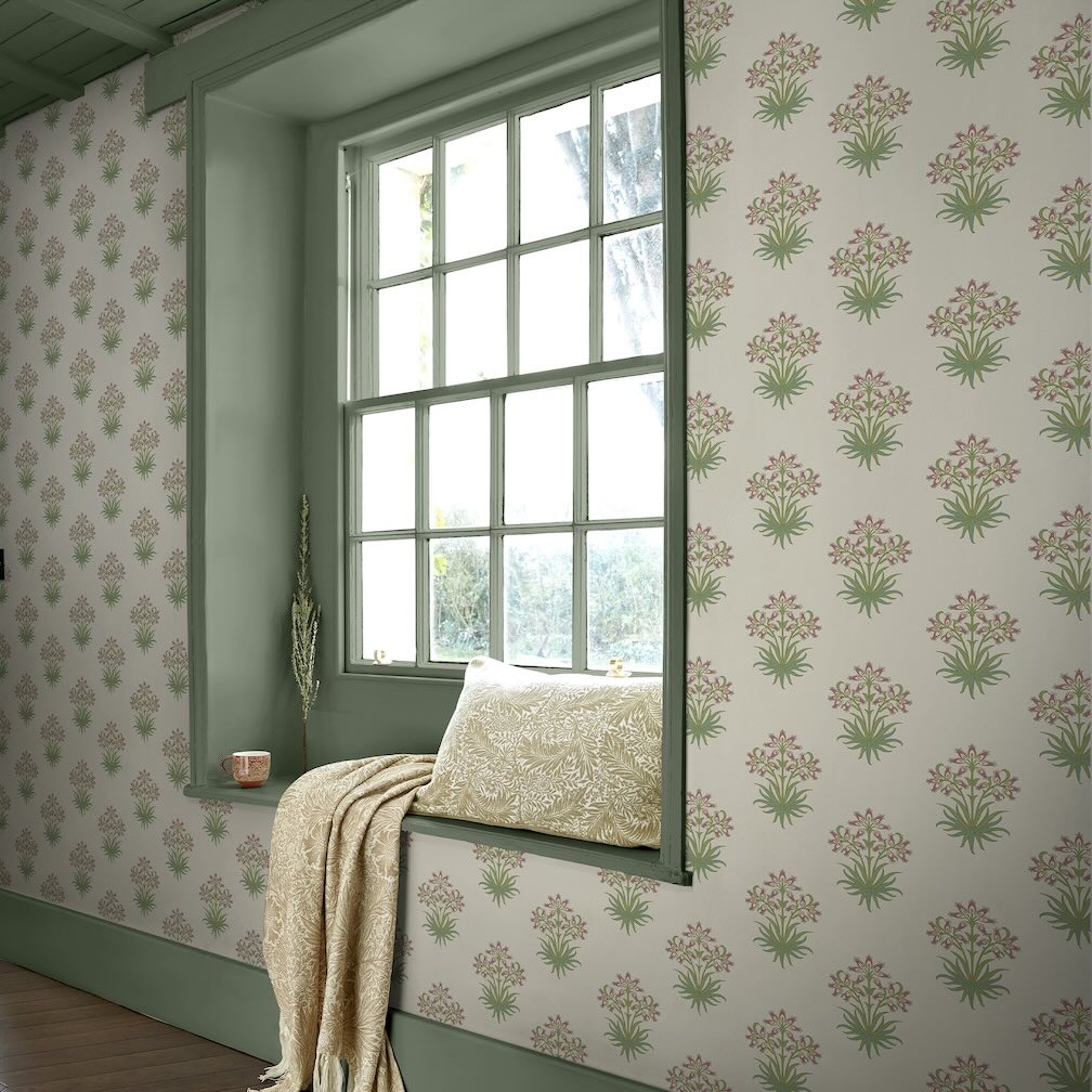 William Morris Hyacinth Flower Pink Cedar Wallpaper