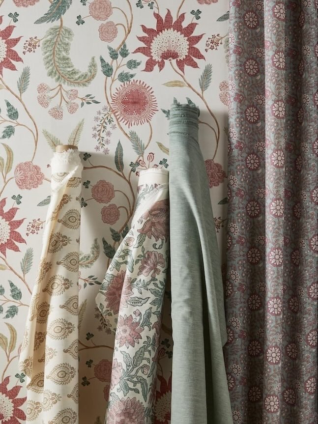 Esselle Fable Trail Linen/Raspberry/Green Wallpaper - 100016EH