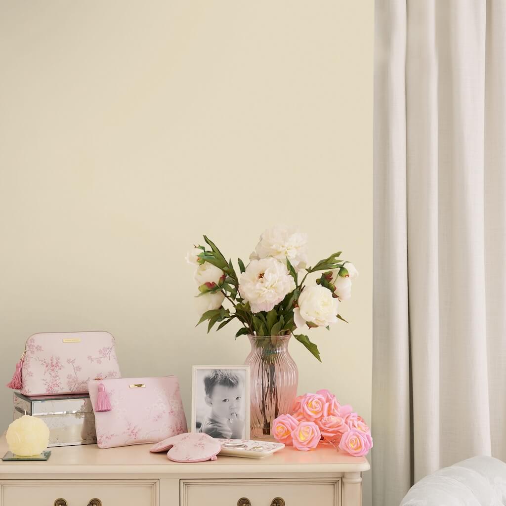 - Laura Ashley Matt Emulsion Paint - Primrose White - 2.5L - 113653 - Decor Warehouse