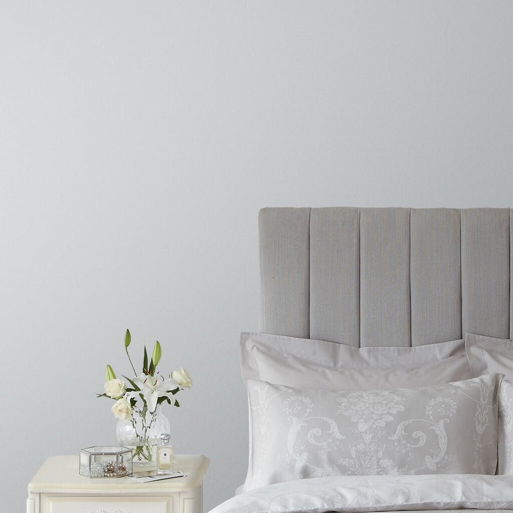 - Laura Ashley Matt Emulsion Paint - Slate White - 2.5L - 113682 - Decor Warehouse