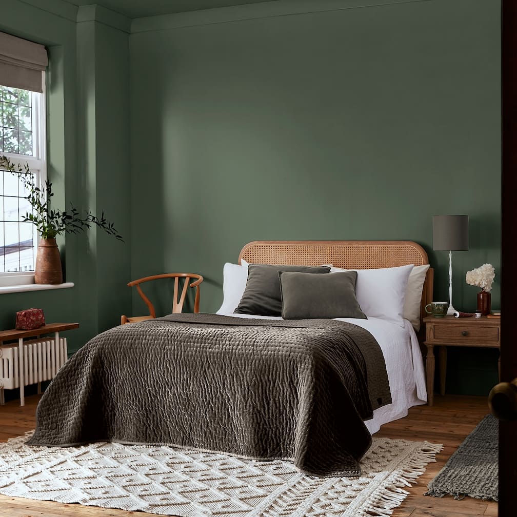 - William Morris At Home Gallery Emulsion Olive Character 2.5L - 124317 - Decor Warehouse