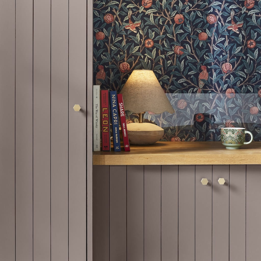 - William Morris At Home Gallery Emulsion Pineberry 2.5L - 124293 - Decor Warehouse