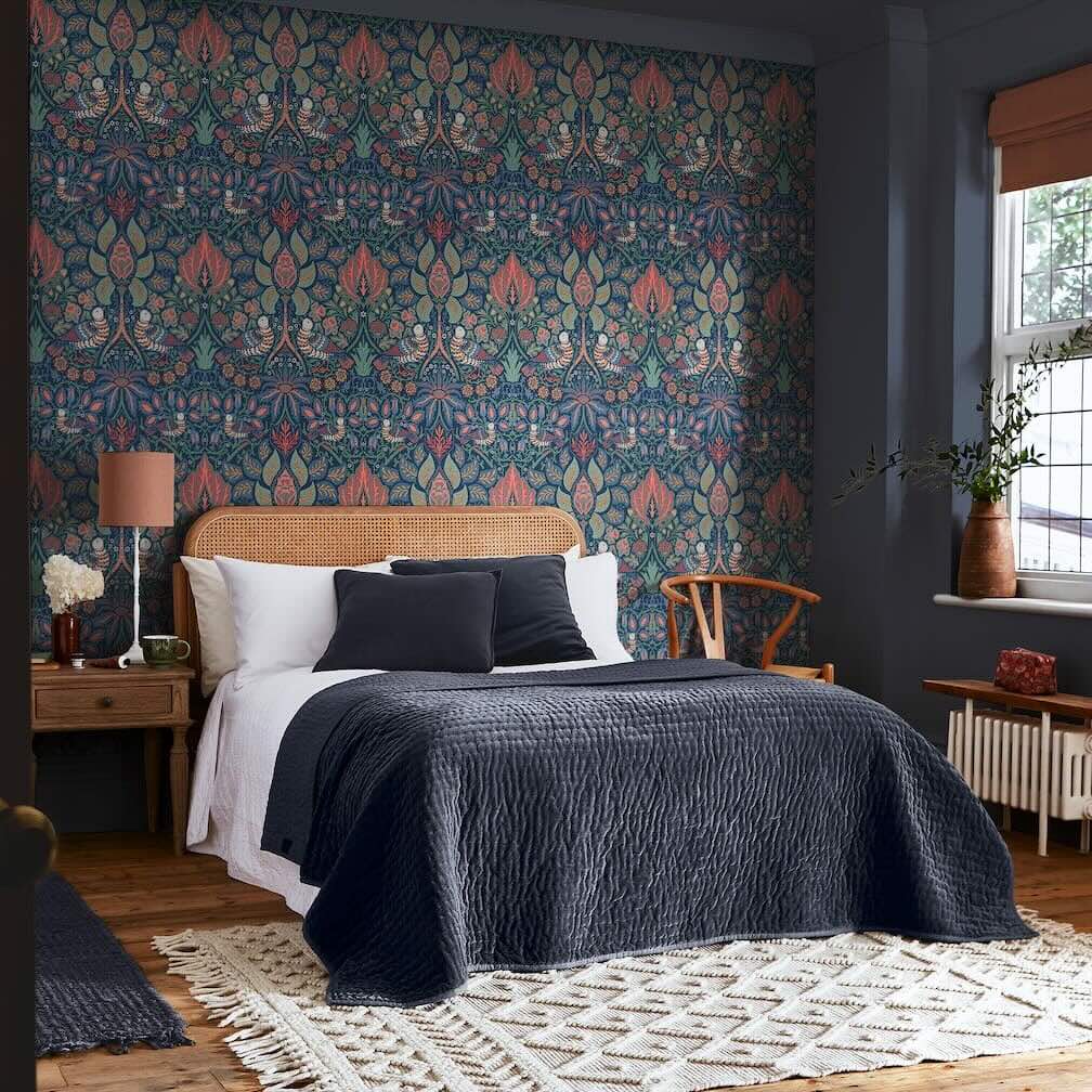 William Morris Dove & Rose Midsummer Wallpaper - 140477